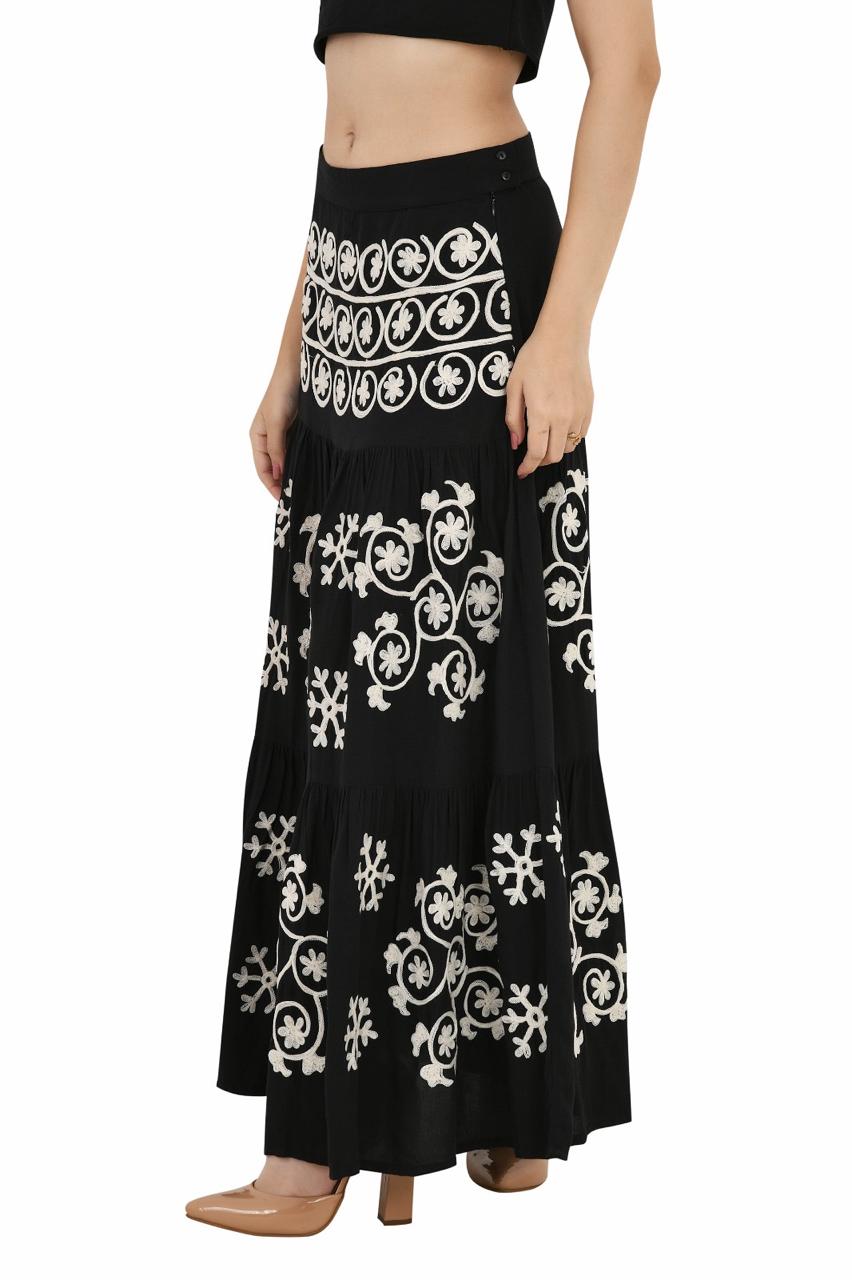 Embroidery Black Bottom