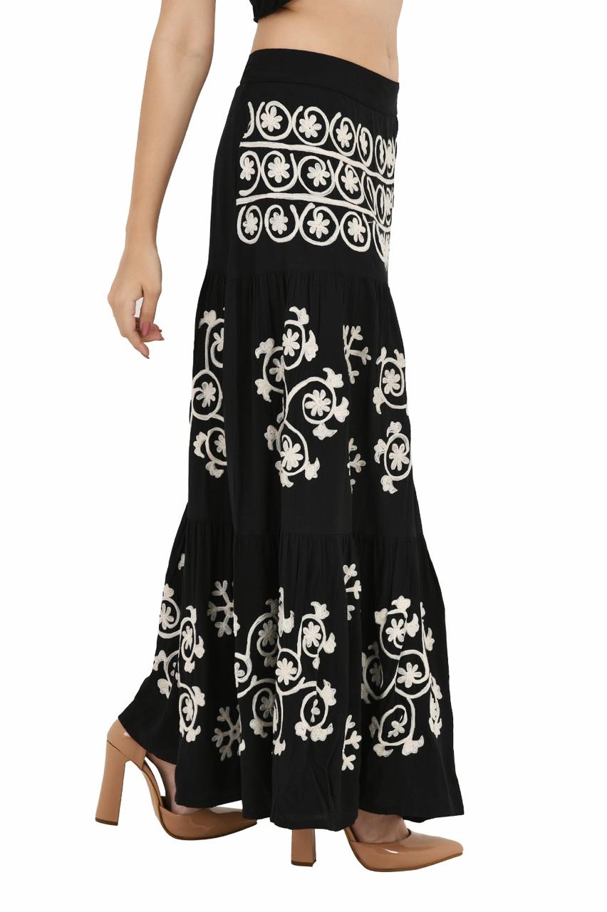 Embroidery Black Bottom