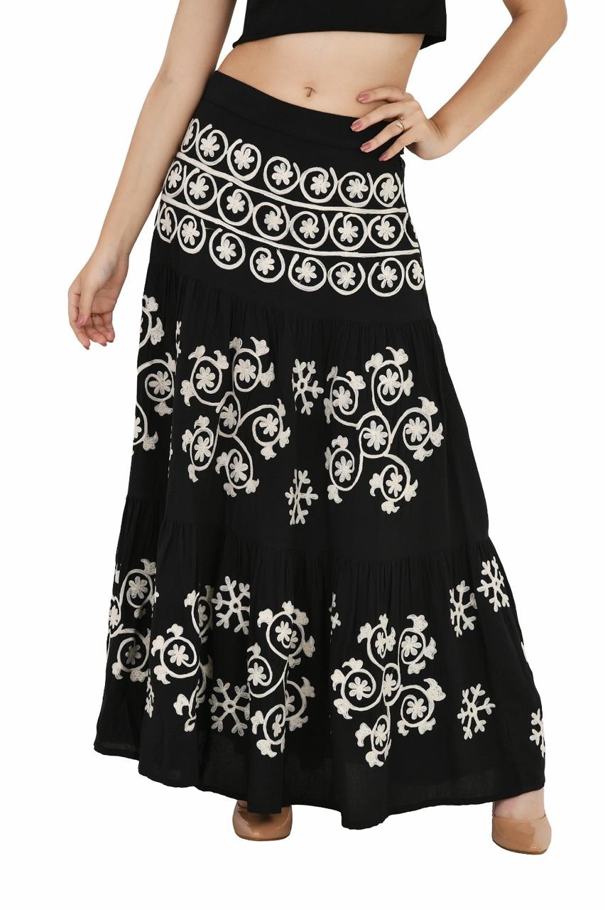 Embroidery Black Bottom