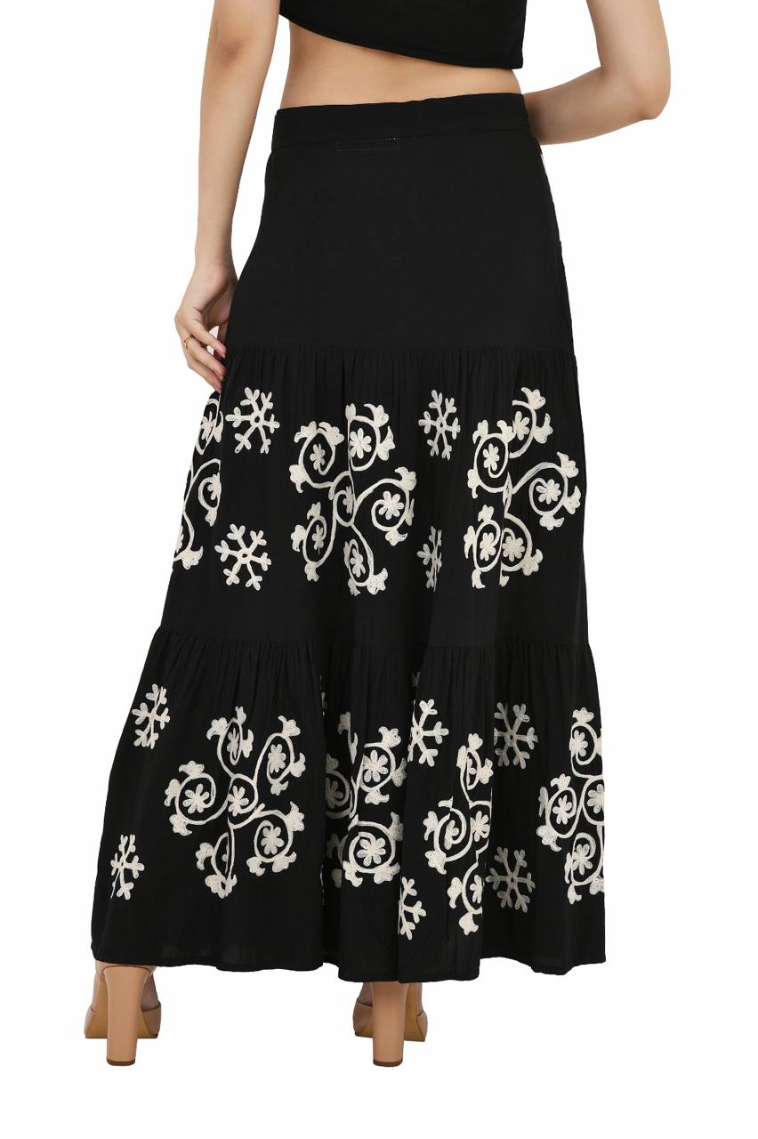 Embroidery Black Bottom